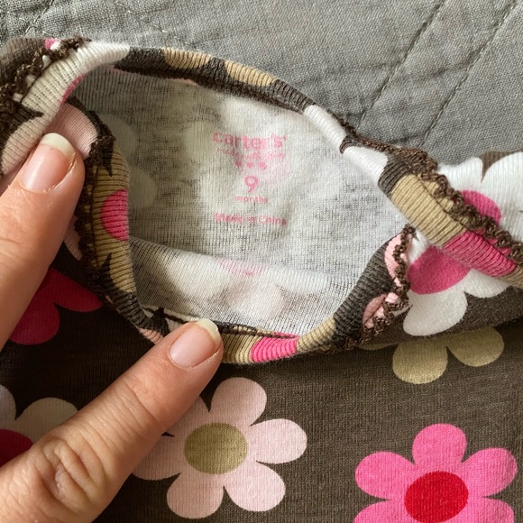 Carter’s Onesie Lot ✨$6 BUNDLE✨ Size 9 months - Picture 5 of 5